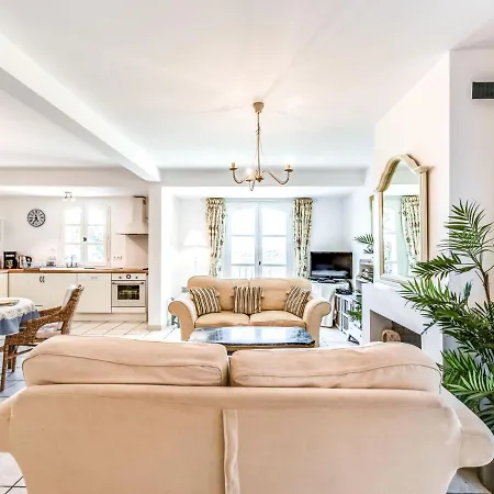 Les Migraniers 1 By Interhome Grimaud